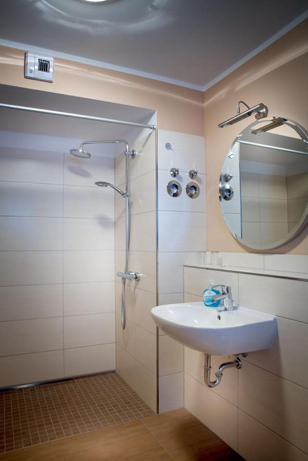 H&H Apartment Im Greifswald Eldena Nr19-Jonas Mit Terrasse Bagian luar foto