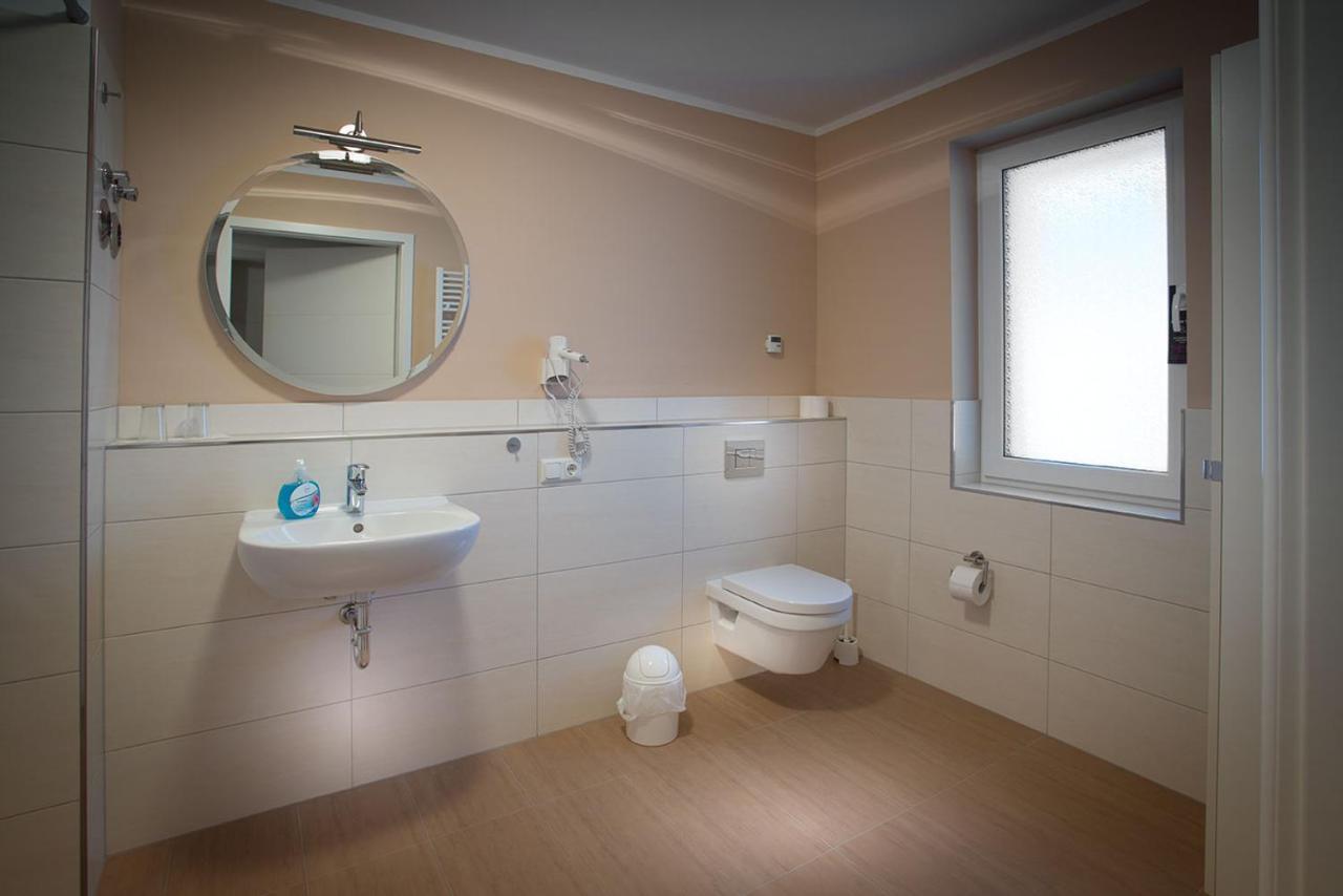 H&H Apartment Im Greifswald Eldena Nr19-Jonas Mit Terrasse Bagian luar foto